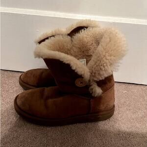 UGG womens Bailey Button Boots size 9